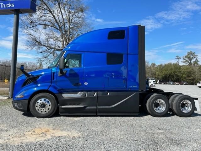 2025 VOLVO VNL64T860 - image 3 of 4