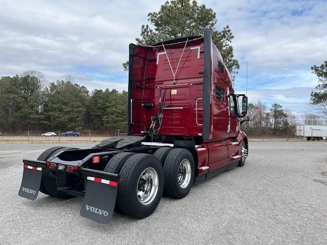 2020 VOLVO VNL64T670 - image 4 of 6