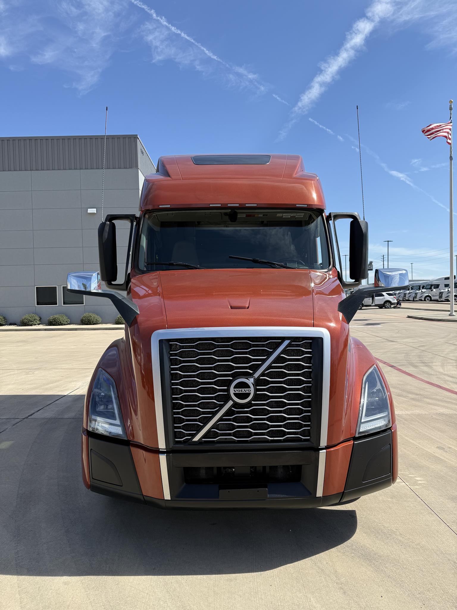 2023 VOLVO VNL64T860 - image 2 of 6