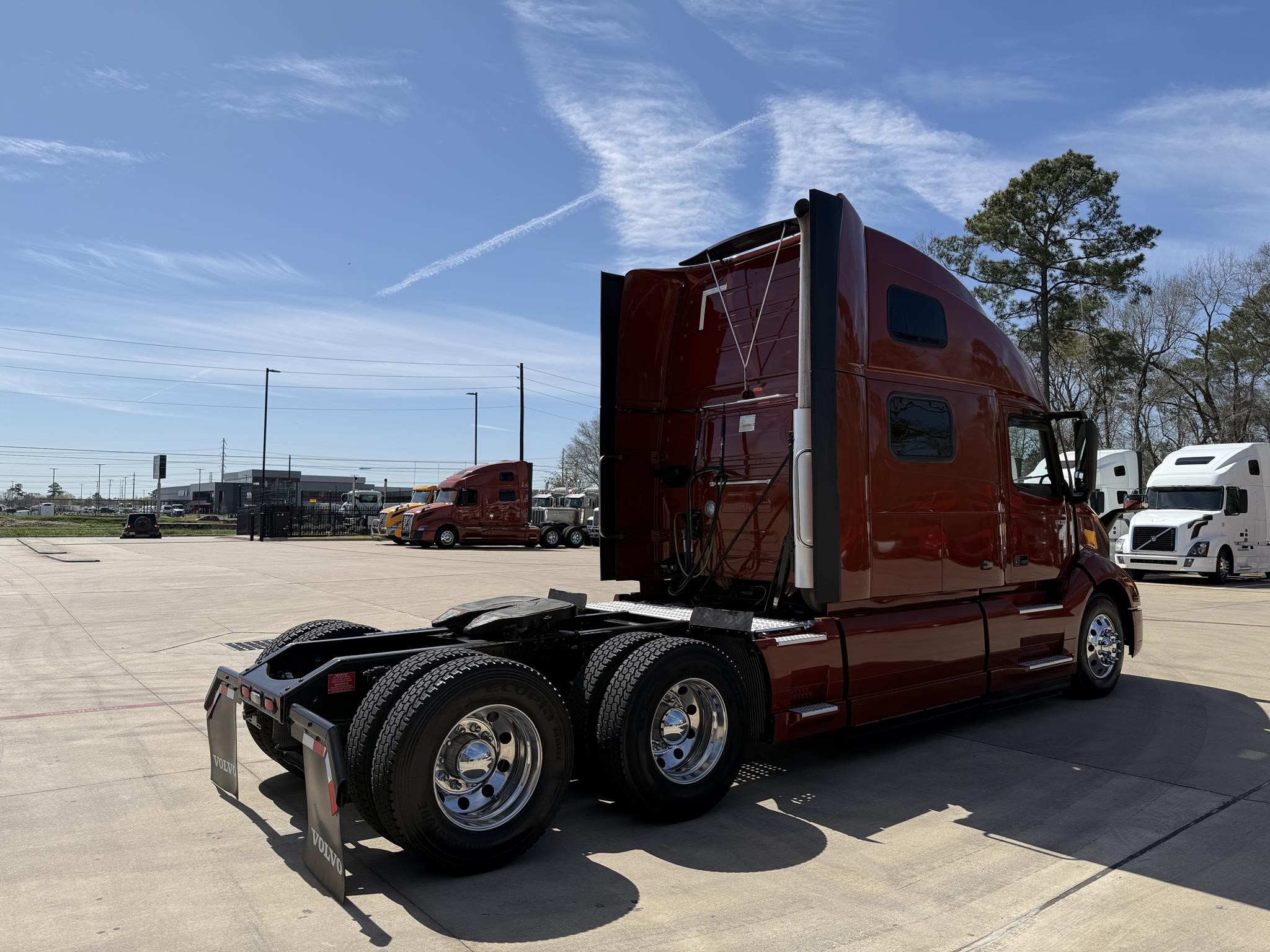 2023 VOLVO VNL64T860 - image 5 of 6