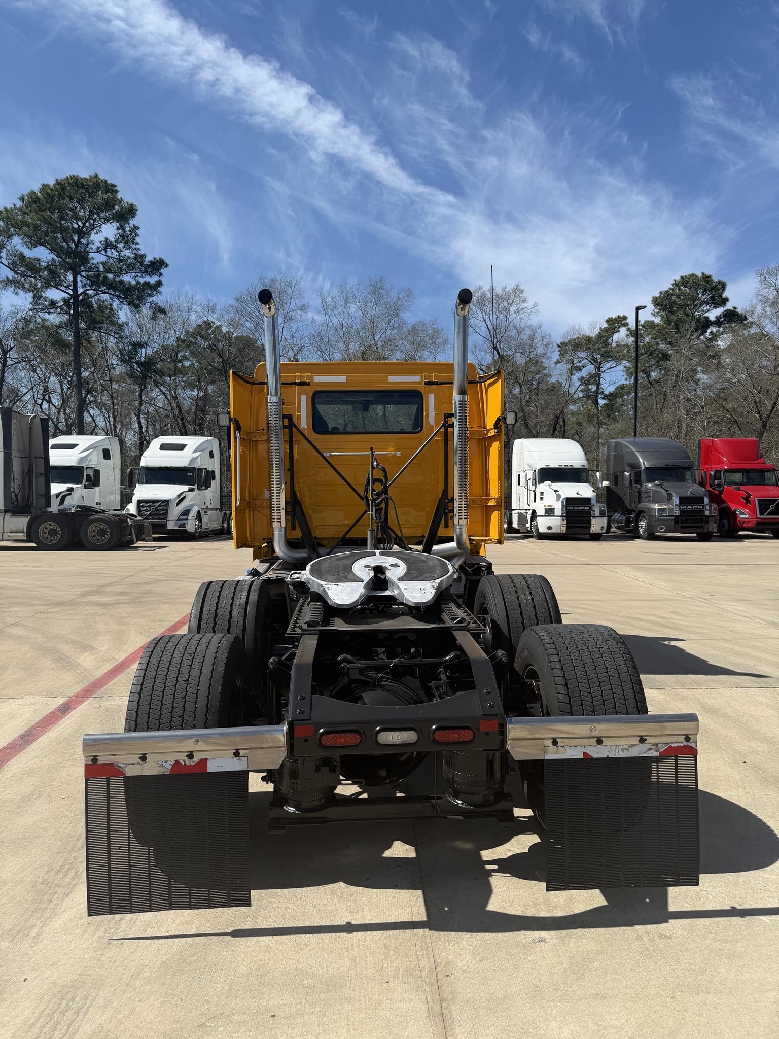 2021 VOLVO VNL62T300 - image 6 of 6