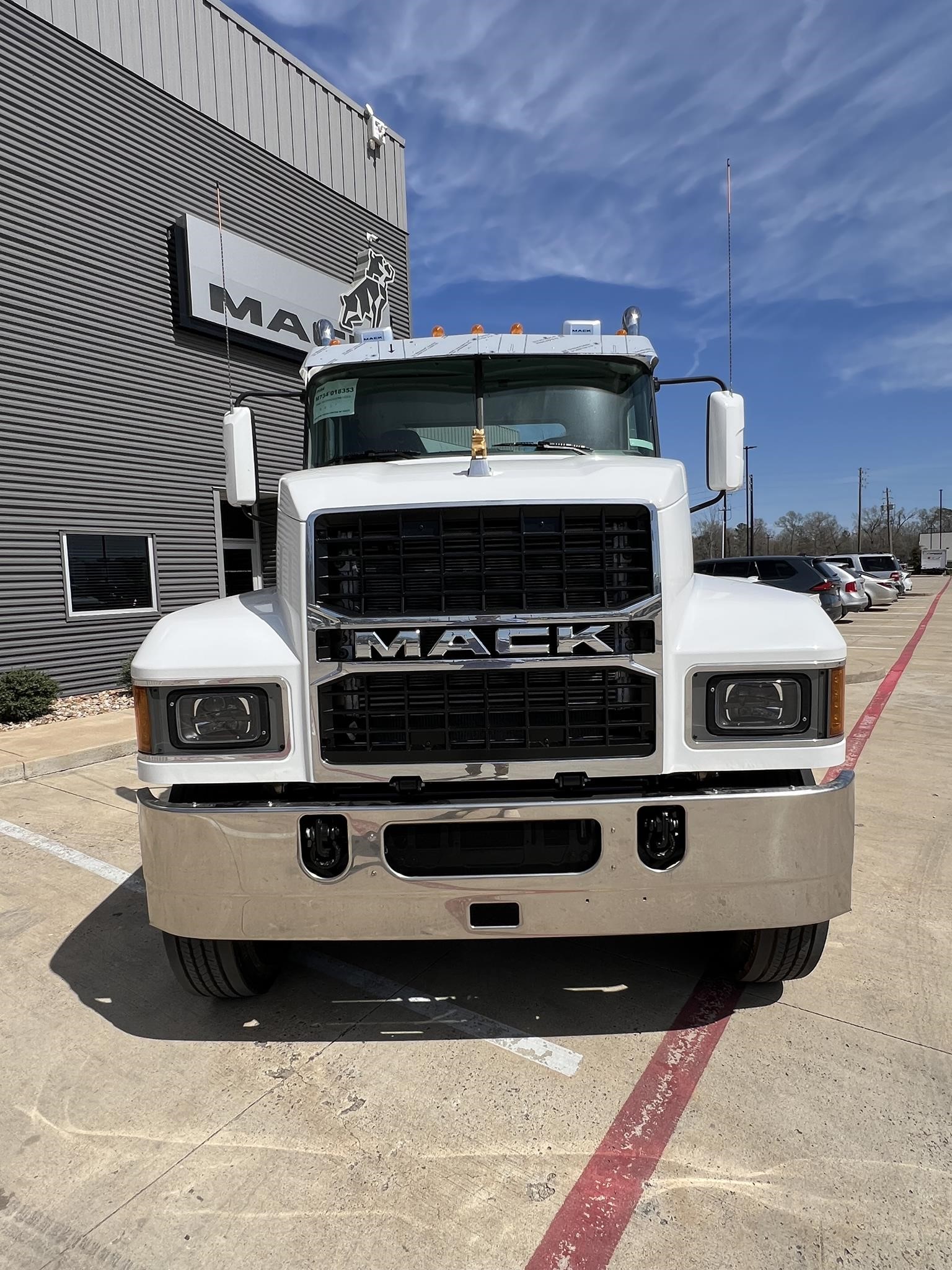 2026 MACK PINNACLE 64R - image 2 of 6