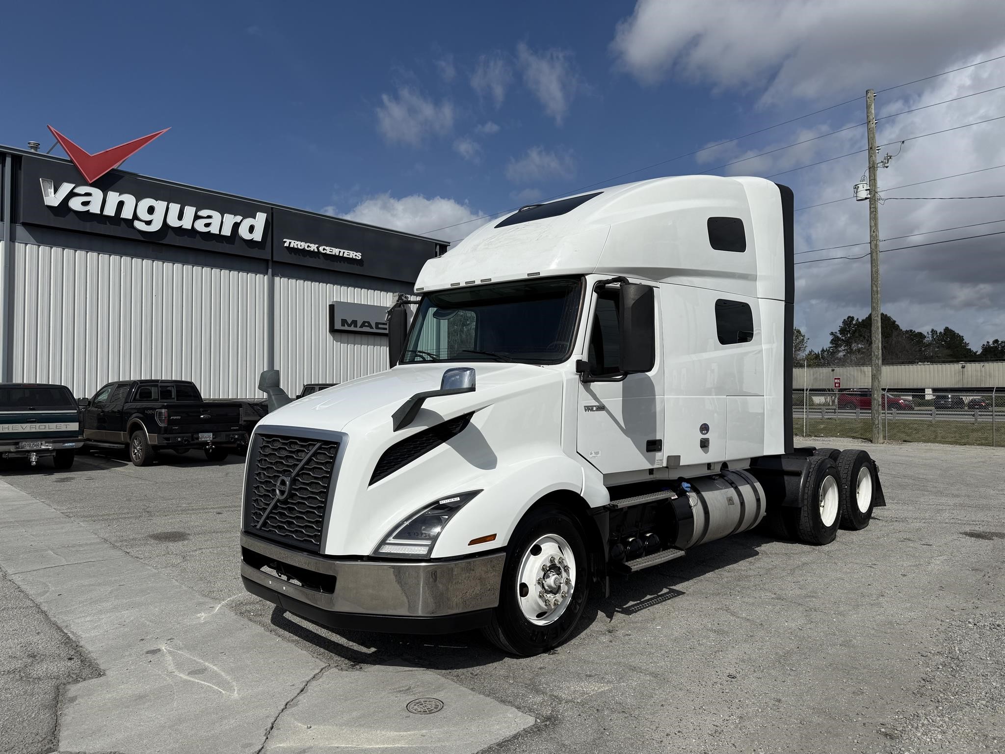 2019 VOLVO VNL64T760 - image 1 of 6