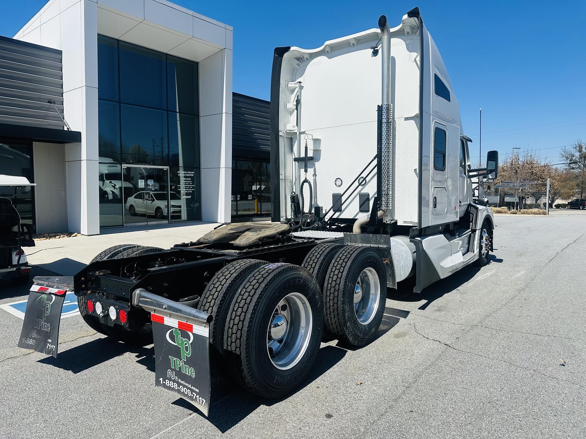 2023 KENWORTH T680 - image 3 of 6