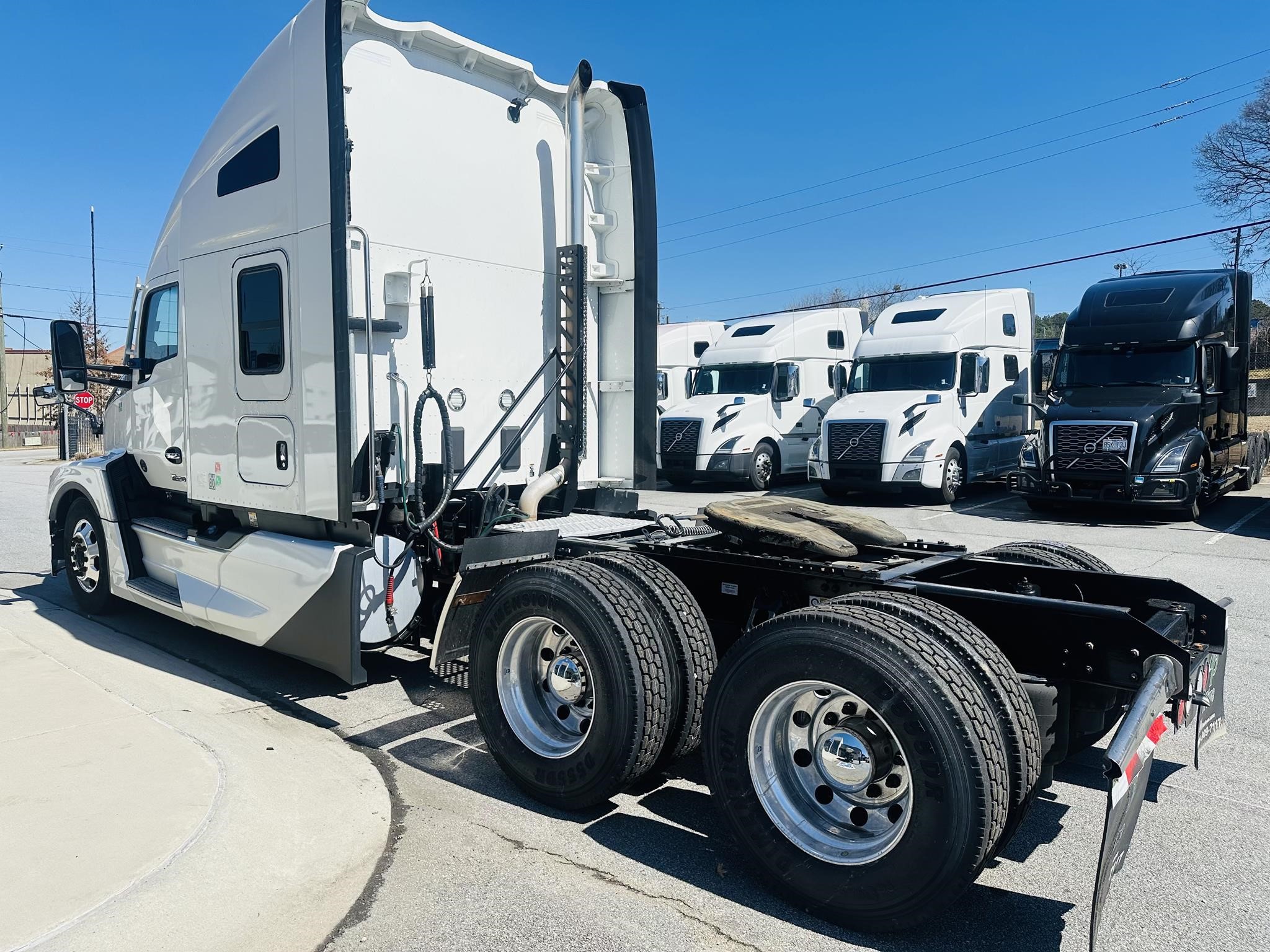 2023 KENWORTH T680 - image 5 of 6