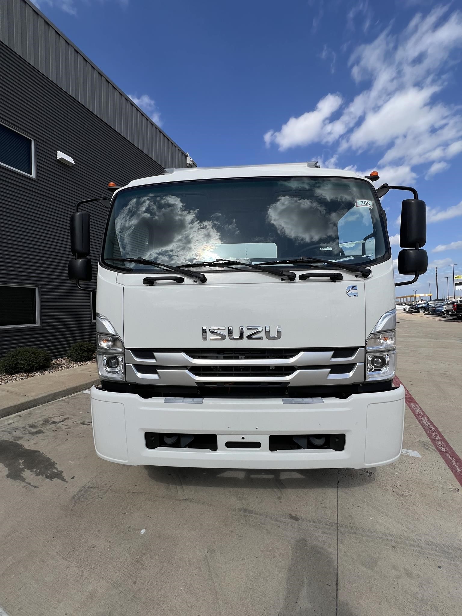 2025 ISUZU FTR - image 2 of 6