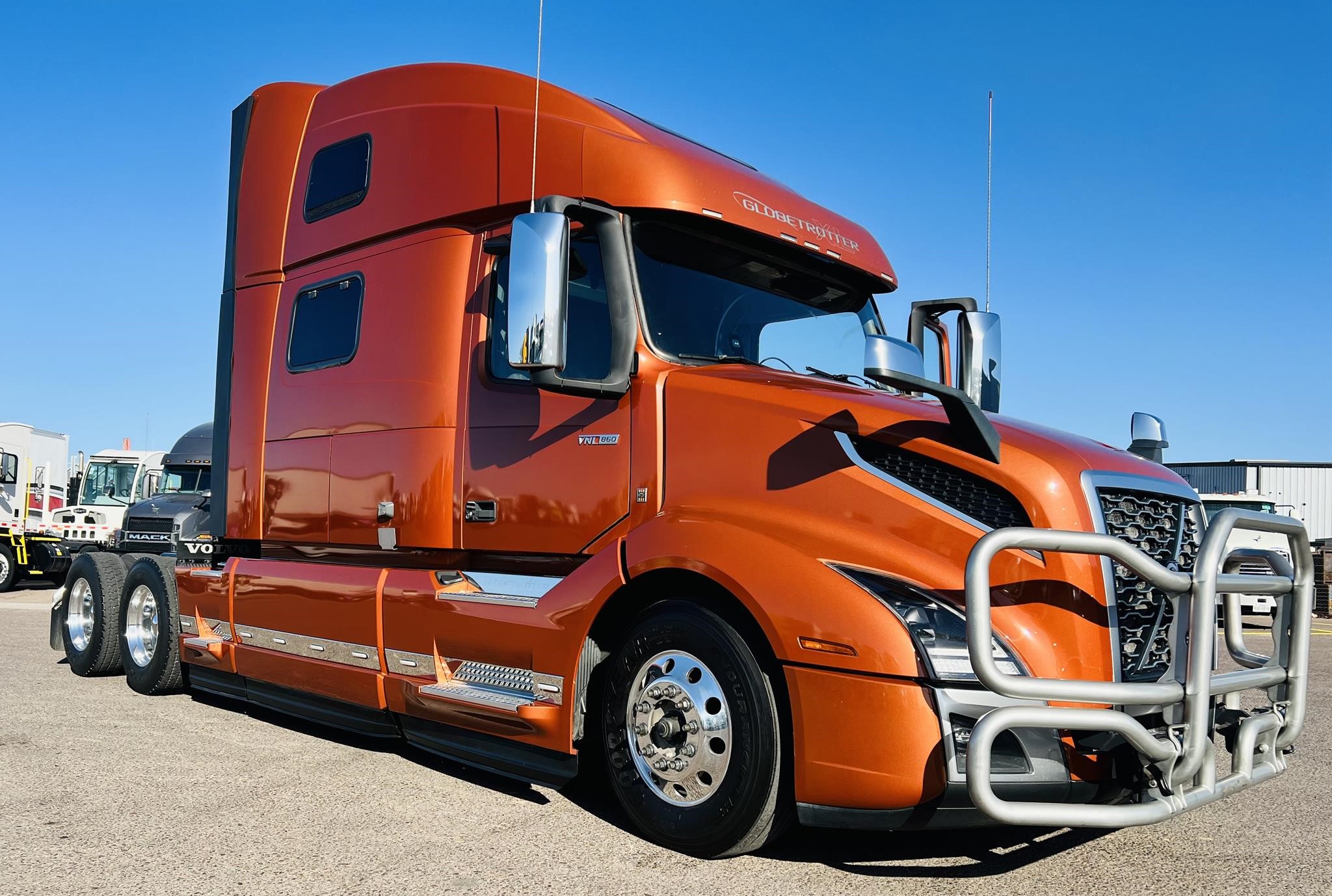 2022 VOLVO VNL64T860 - image 1 of 2