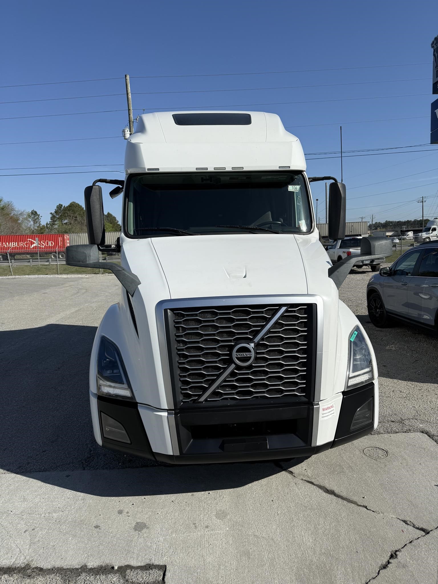 2019 VOLVO VNL64T760 - image 3 of 5