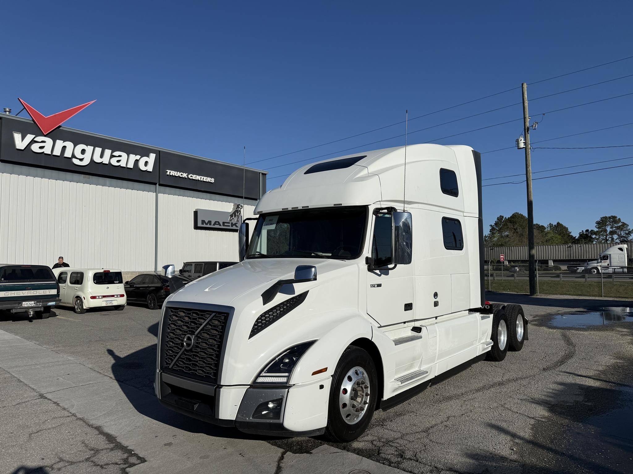 2021 VOLVO VNL64T860 - image 1 of 5