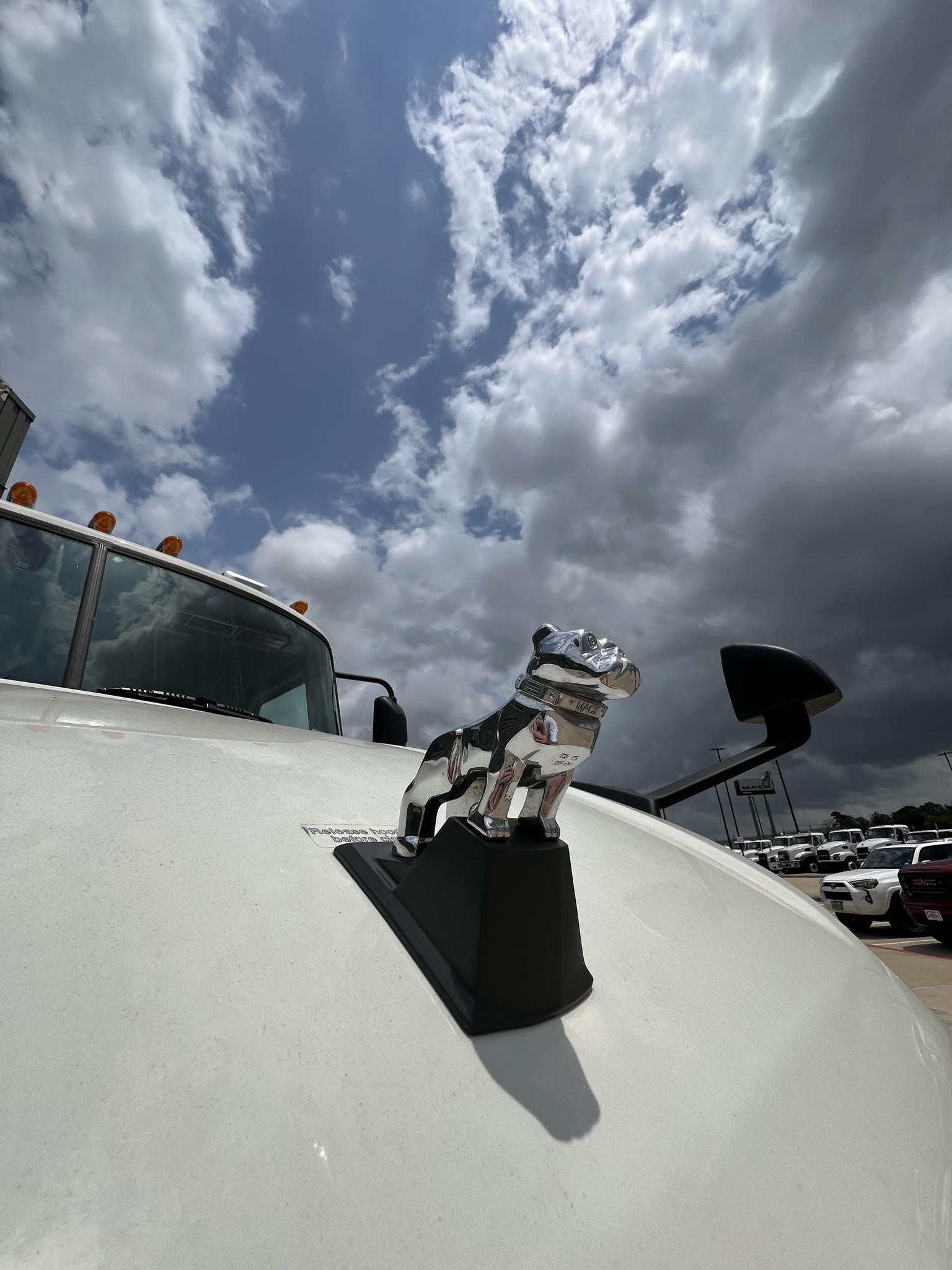2025 MACK ANTHEM 42T - image 3 of 6