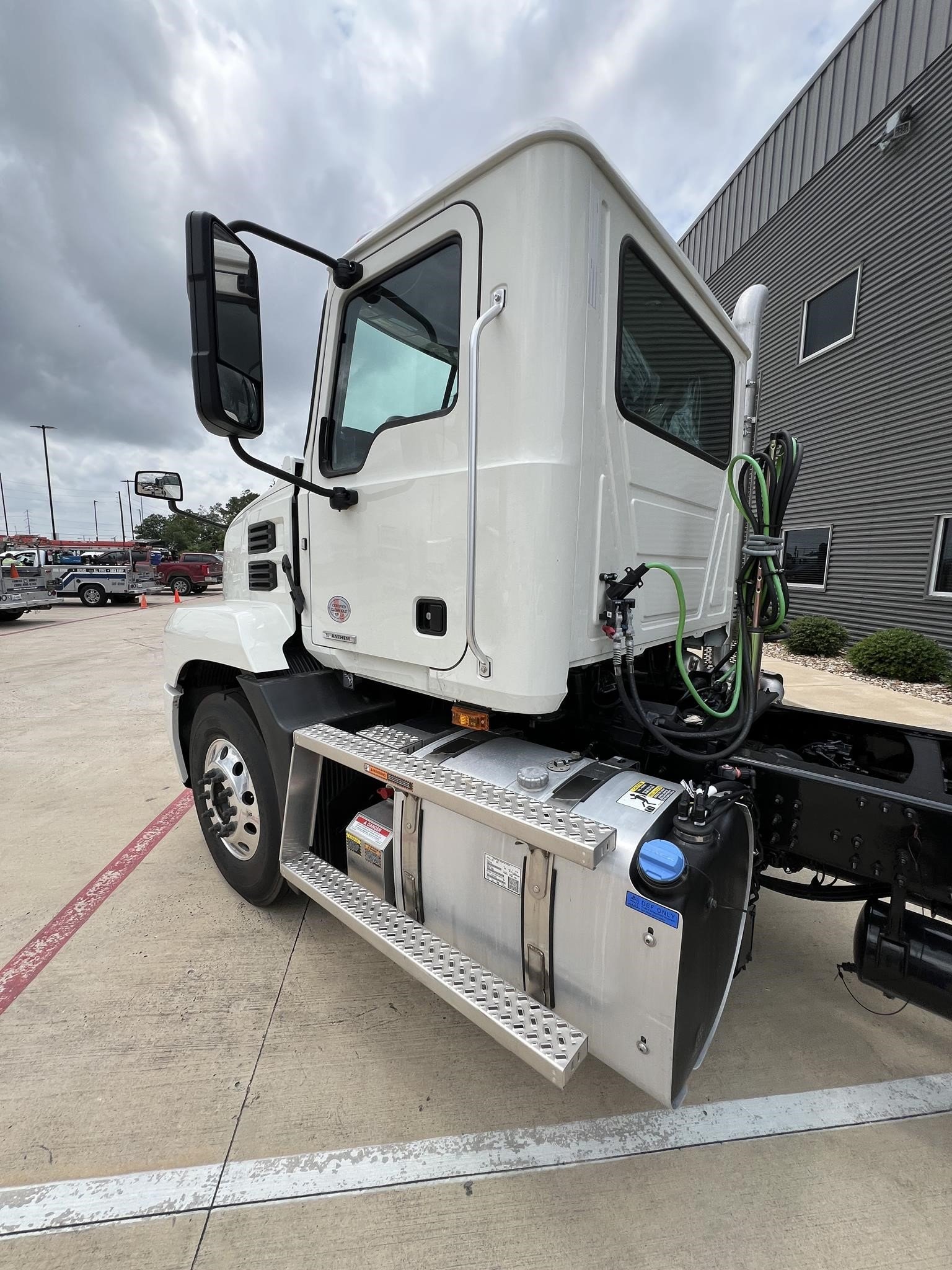 2025 MACK ANTHEM 42T - image 6 of 6
