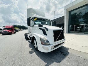 2018 VOLVO VNL64T300 9053606358